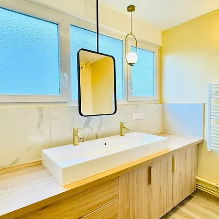 Bd 13 Apartment *